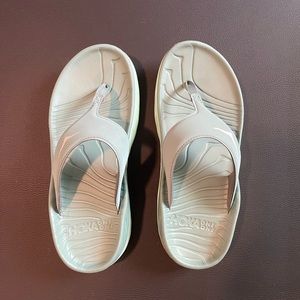 Women’s Hoka One Ora sandals, light blue, size 9, barely worn